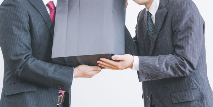 メーカーが専用パソコンのサービスを提供できないのはなぜ？僕だけできる理由は？